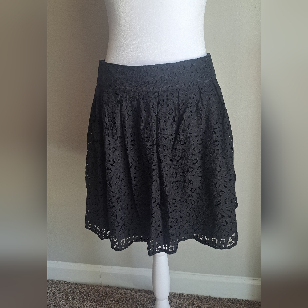 Banana Republic Black Lace Cotton Mini Skirt Size 6 Zipper Closure Lined